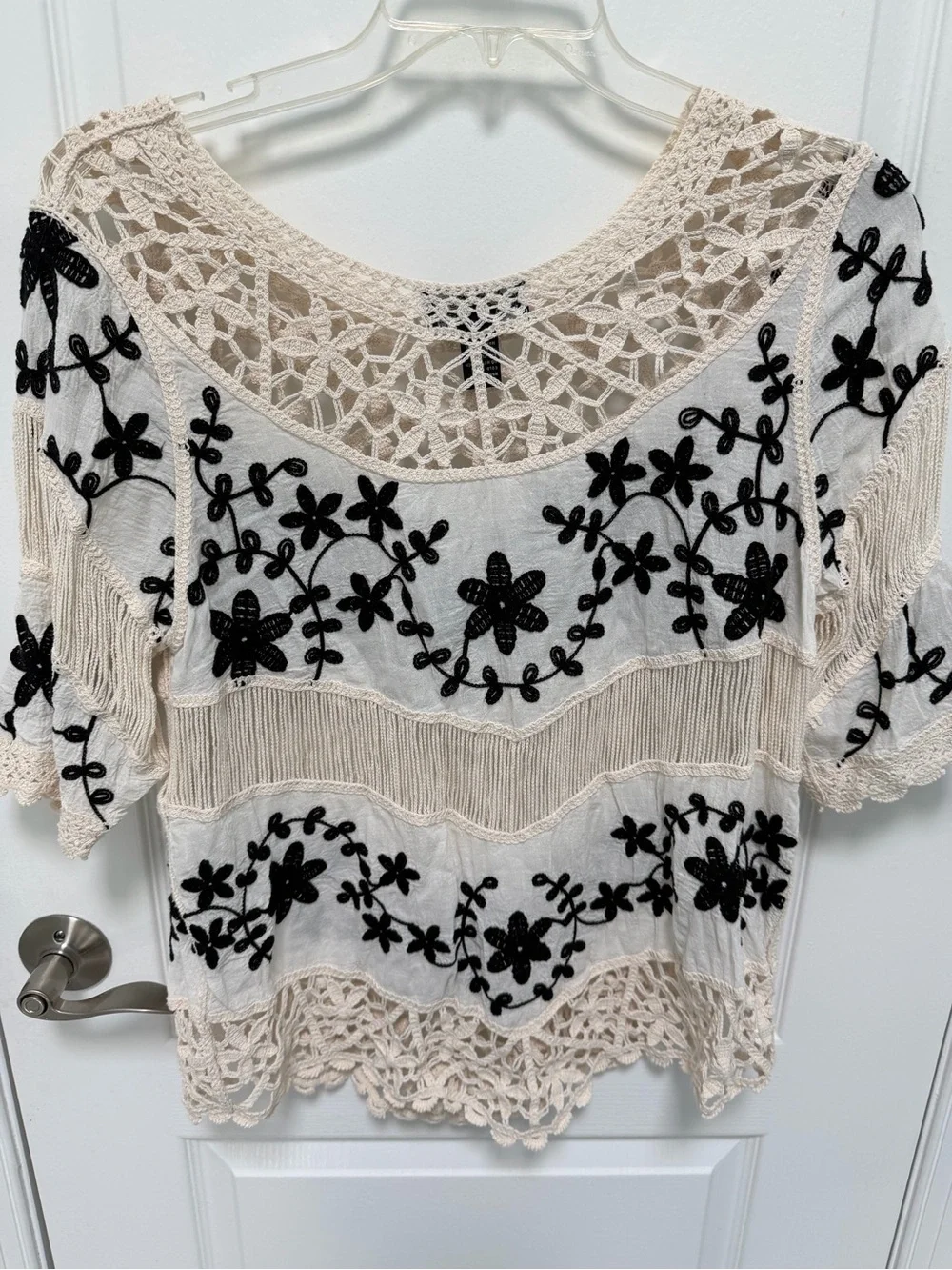 Oliver.O by Escio, Embroidered Women’s Top, Size Medium, Ivory & Black - Picture 7 of 10